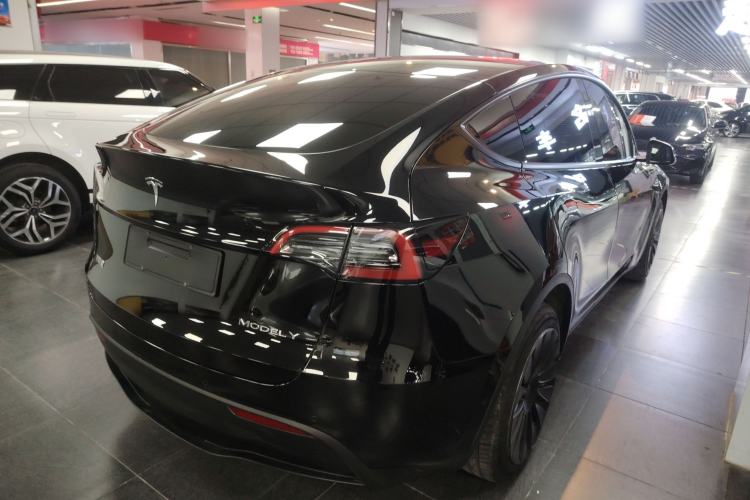 Used Tesla Model Y 2022 Long-Range All-Wheel-Drive Version
