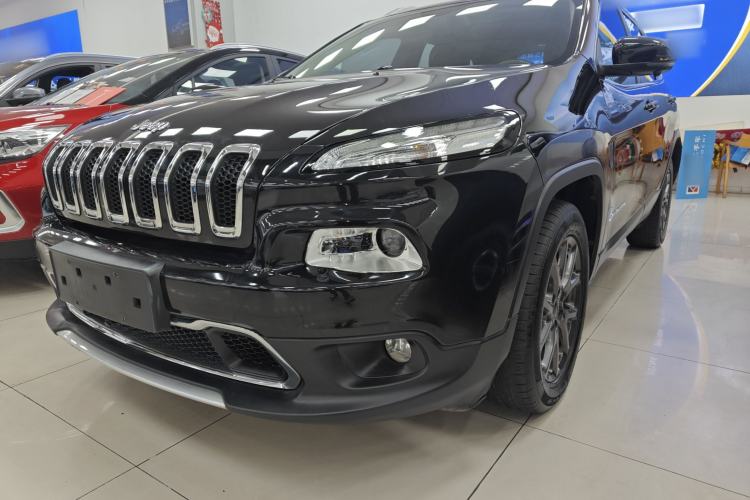 Used Jeep Cherokee 2020 2.0L Two-Wheel Drive Classic Sports Edition