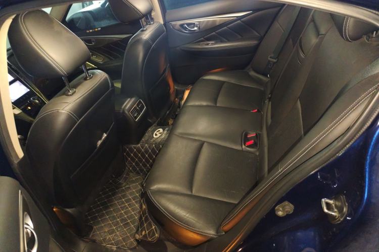 Used Infiniti Q50L 2018 2.0T Enjoyment Version China VI Standard
