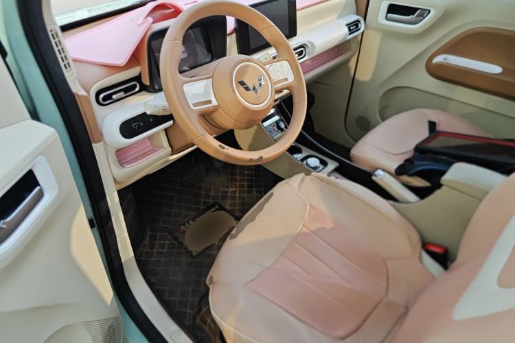 Used Wuling Hongguang MINIEV 2024 3rd Generation 215km Advanced Version
