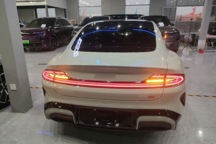 Used  SU7 2024 Rear-Drive Ultra-Long Range Advanced Pro-Level Intelligent Driving Version
