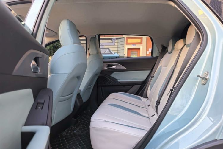 Used Geometry E Firefly 2024 401 km Fluorescent
