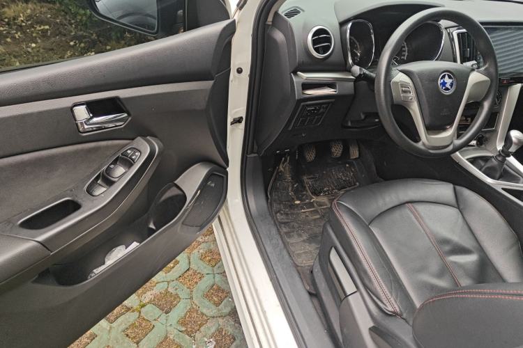 Used Venucia T70 2015 2.0L Manual RuiQu Version