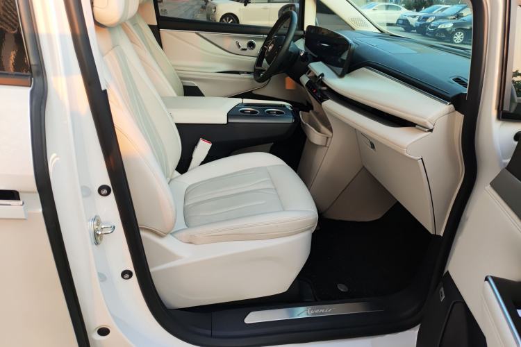 Used Buick GL8 New Energy 2024 Lu Zun Luxury Edition 7-Seater
