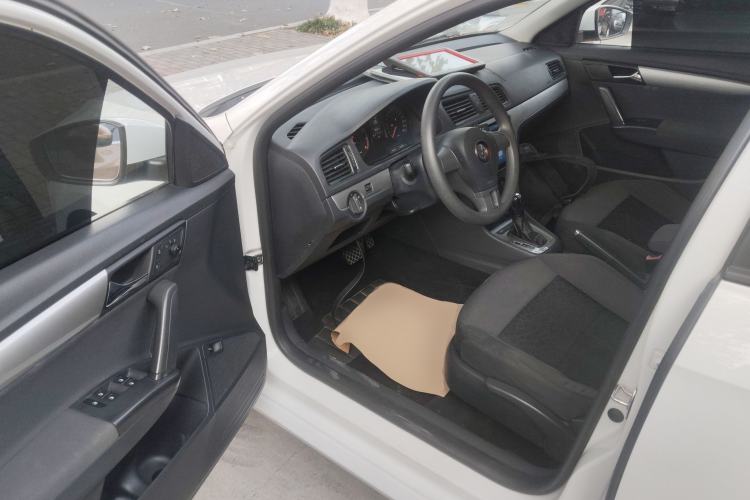 Used Volkswagen Lavida 2013 Revised Classic 1.6L Automatic Fashion Edition