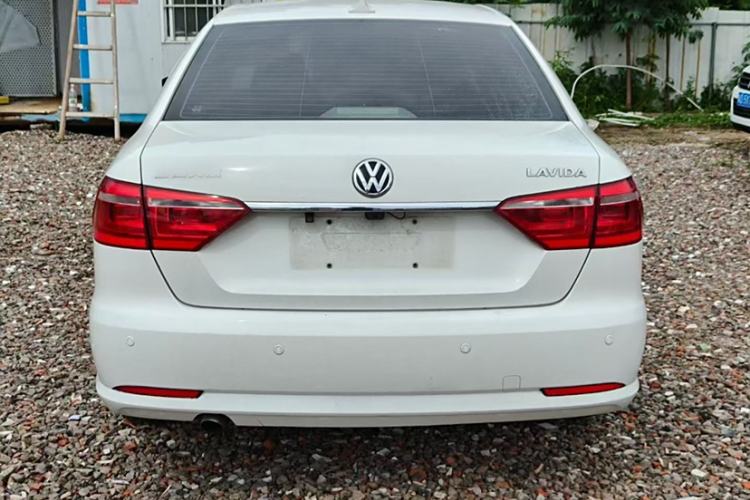 Used Volkswagen Lavida 2013 Revised Classic 1.6L Automatic Fashion Edition
