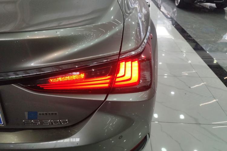 Used Lexus ES 2020 200 Excellence Edition
