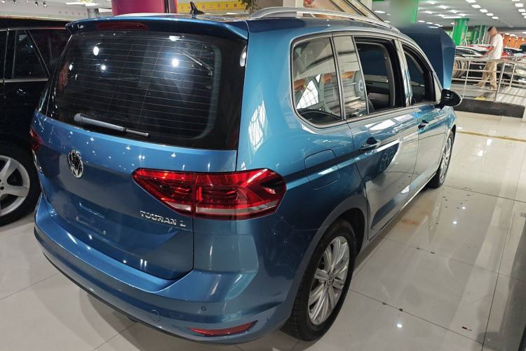 Used Volkswagen Touran 2021 Touran L 280TSI DSG Comfort Edition 7 Seats
