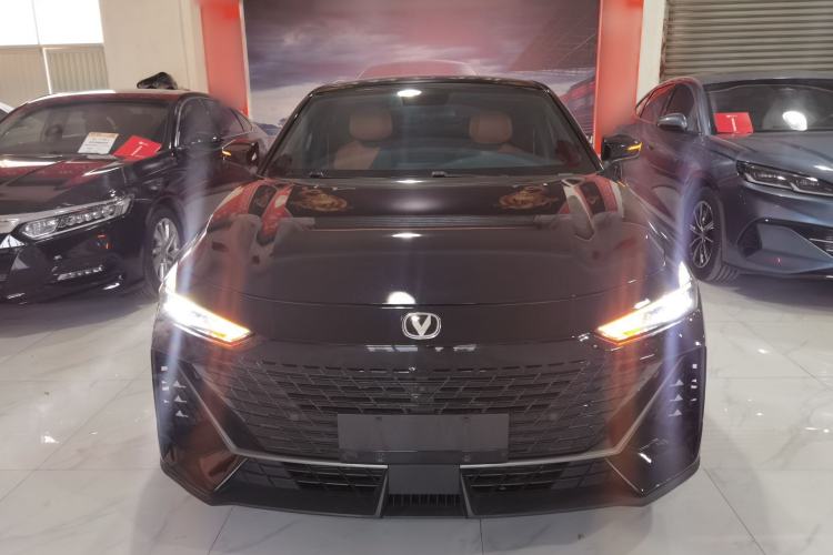 Used Changan UNI-V 2022 1.5T Prestige Version