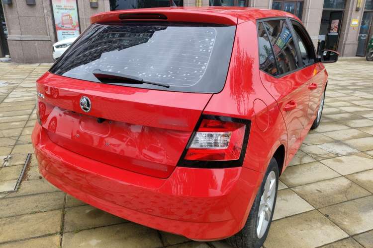 Used Skoda Fabia 2017 1.4L Automatic Car Enjoy Edition
