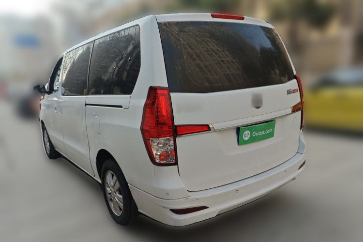 Used FORTHING Lingzhi PLUS 2023 2.0L Manual Luxury CNG 7-Seater