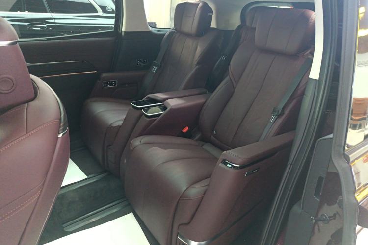 Used Buick Century 2023 2.0T Six-Seater Yinshi Edition
