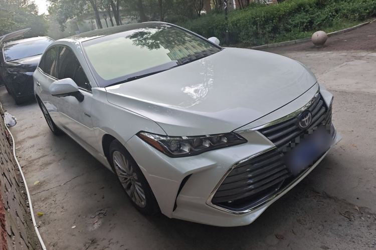 Used Toyota Avalon 2019 Dual-Engine 2.5L XLE Prestige Version China VI Standard
