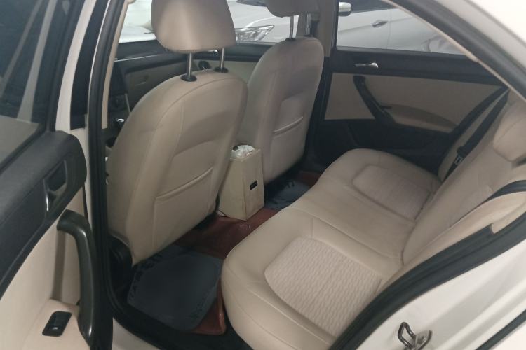 Used Skoda Rapid 2015 1.6L Automatic Smart Selection Model