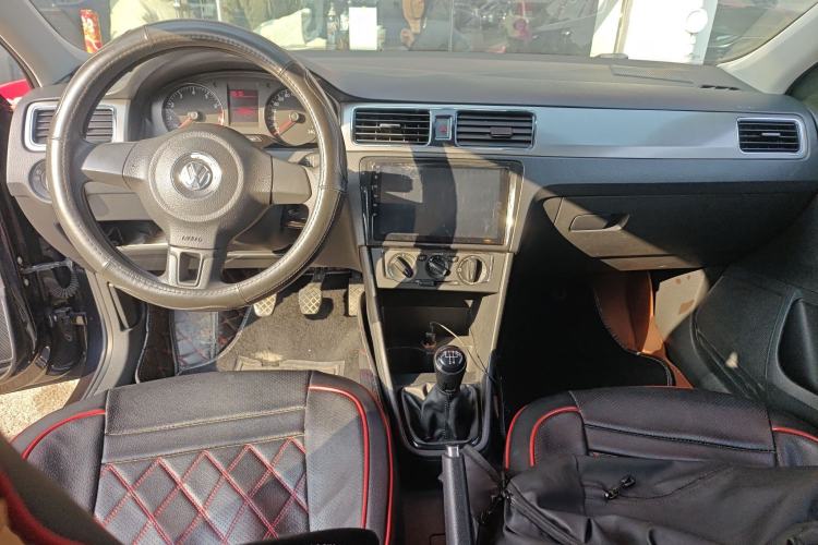 Used Volkswagen Santana 2015 1.6L Manual Comfort Edition