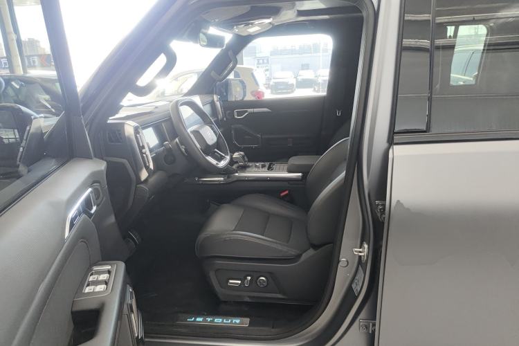 Used JETOUR Traveler 2023 2.0T All-Wheel Drive CrossPRO+
