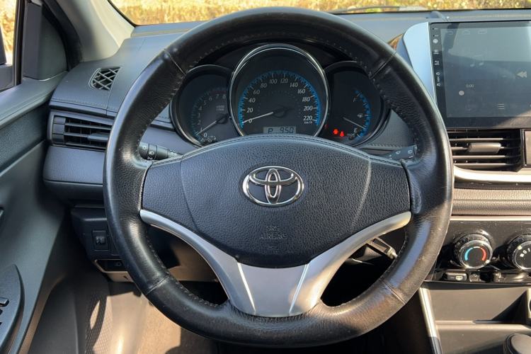 Used Toyota YARiS L 2016 Revised 1.5E CVT Charming Edition