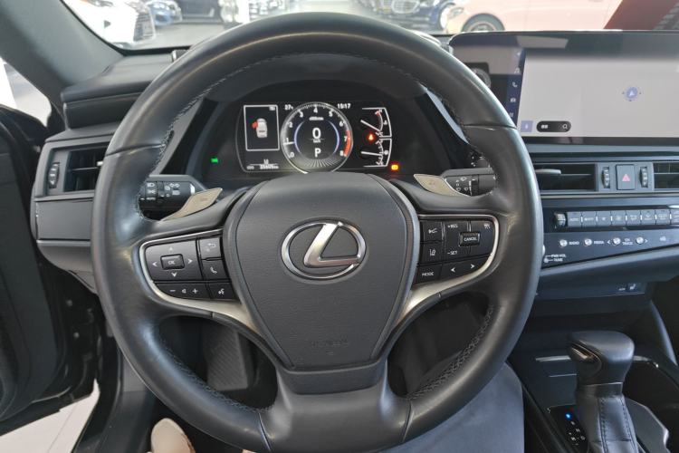 Used Lexus ES 2023 200 Excellence Edition