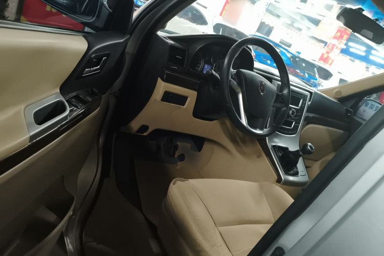 Used Jinbei Grace 2014 2.0L Luxury Short-Wheelbase 7-Seater 1TR