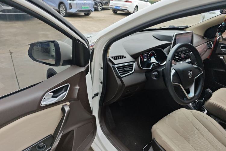 Used Baojun 310W 2017 1.5L Manual Comfort Version China V
