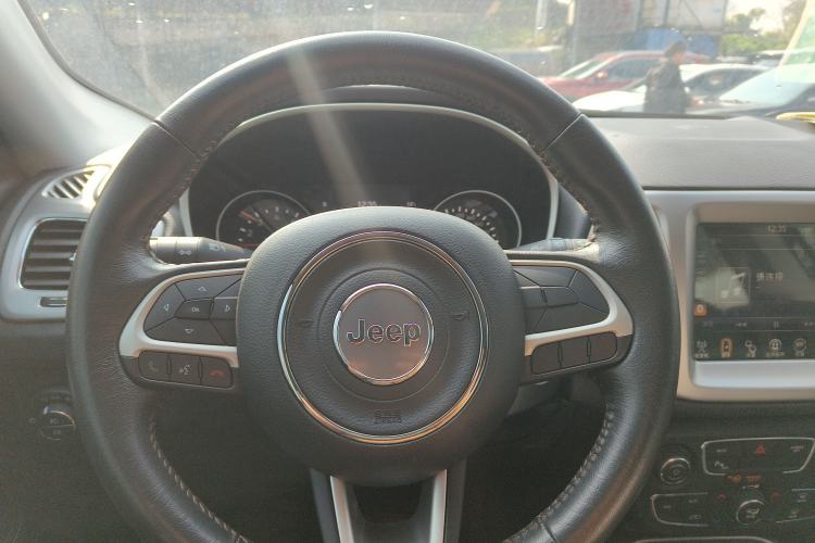 Used  Compass 2017 200T Automatic Family Edition