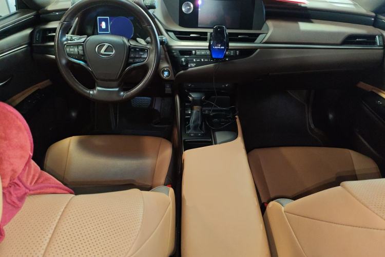 Used Lexus ES 2020 200 Excellence Edition
