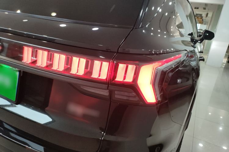 Used Lynk & Co 09 2021 2.0T Halo Six-Seater
