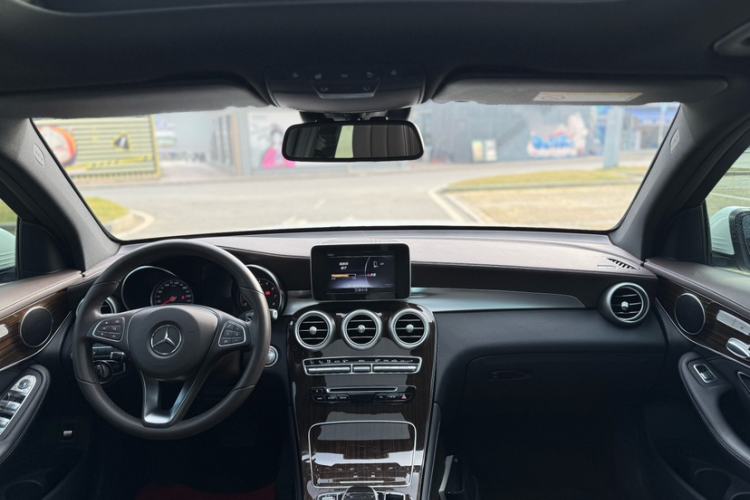 Used Mercedes-Benz GLC 2019 Facelift GLC 260 L 4MATIC Luxury Model