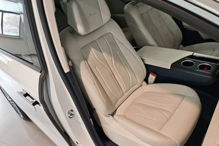 Used Buick GL8 New Energy 2024 Lu Zun Luxury Edition 7-Seater
