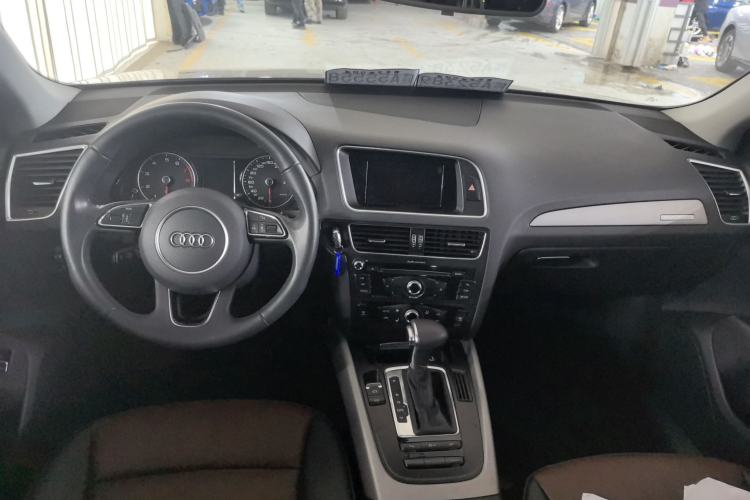 Used Audi Q5 2018 Collector's Edition 40 TFSI Ambition Model
