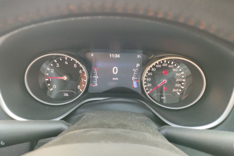 Used  Compass 2017 200T Automatic Family Edition
