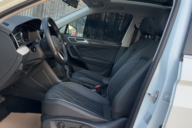 Used Volkswagen Tiguan L 2024 300TSI Automatic Two-Wheel Drive Smart Edition