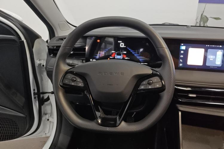 Used Roewe i5 2023 1.5L Manual Comfort Edition
