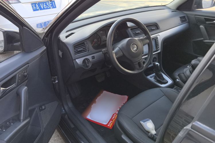 Used Volkswagen Lavida 2013 Revised Classic 1.6L Automatic Fashion Edition