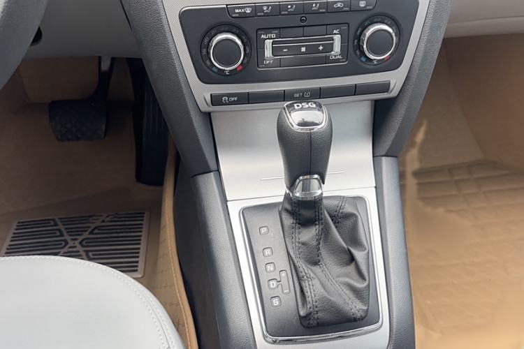 Used Skoda Octavia 2014 1.4TSI DSG Yijun Edition
