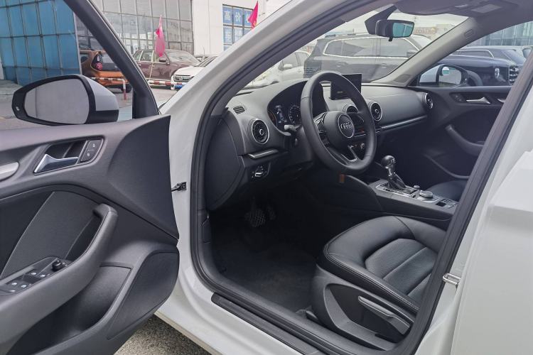 Used Audi A3 2017 Limousine 35 TFSI Ambition Edition
