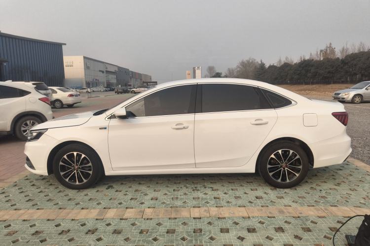 Used Roewe i6 2020 PLUS 1.6L CVT 4G Connected Glory Luxury Edition
