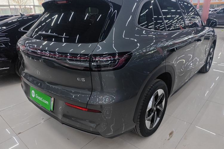 Used  E5 2024 530km Long-Range Version