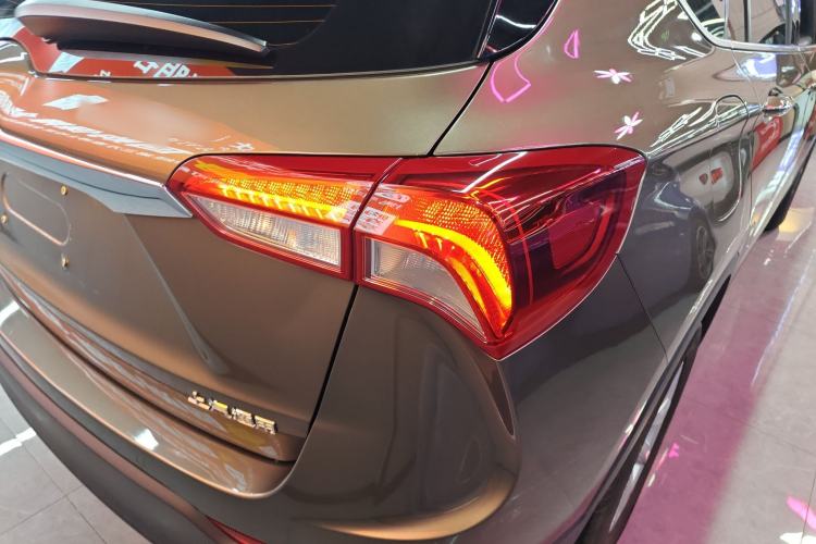 Used Buick Envision 2018 20T Two-Wheel-Drive Elite Model
