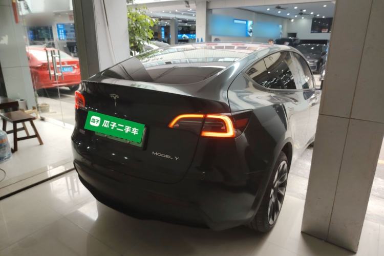 Used Tesla Model Y 2023 Long-Range All-Wheel-Drive Version
