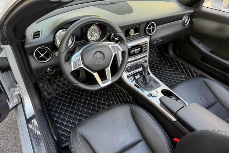 Used Mercedes-Benz SLK-Class 2011 SLK 200 Fashion Model