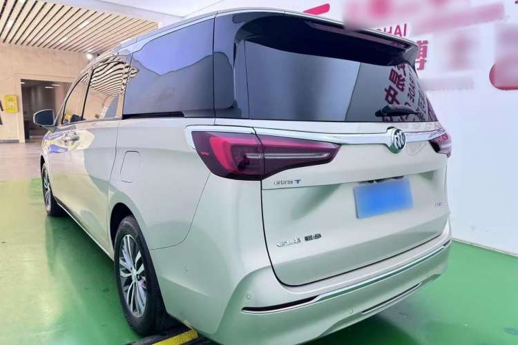 Used Buick GL8 2022 ES Landtrek 653T Luxury Edition
