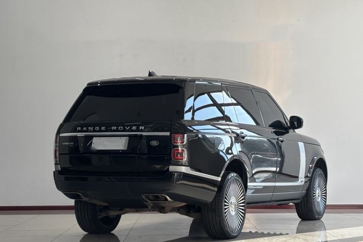 Used Land Rover Range Rover 2022 3.0 L6 400 PS Classic Extended Version
