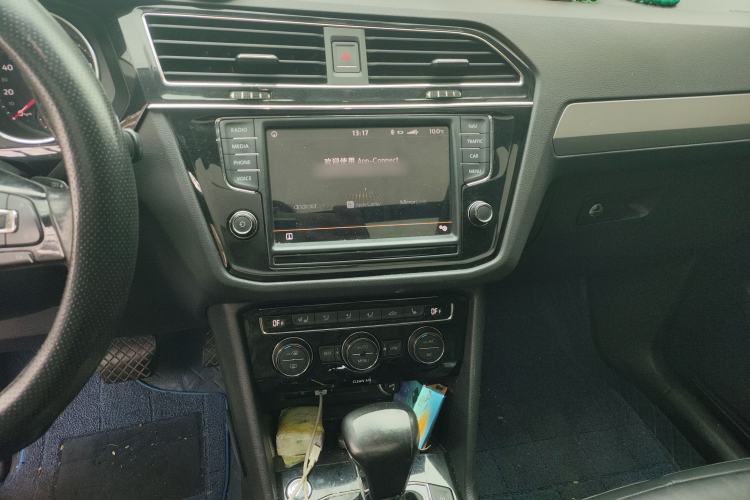 Used Volkswagen Tiguan L 2017 330TSI Automatic Two-Wheel Drive Luxury Edition
