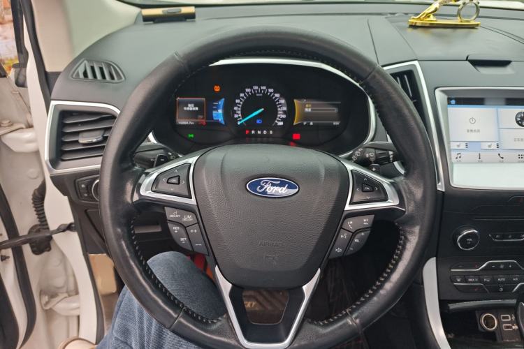 Used Ford Edge 2016 EcoBoost 245 Two-Wheel-Drive Titanium 7-Seater
