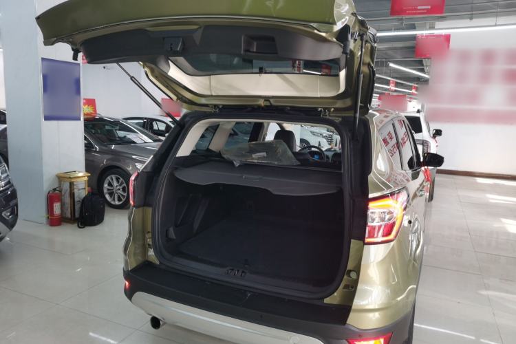 Used Ford Kuga 2018 EcoBoost 180 Two-Wheel-Drive Platinum Edition
