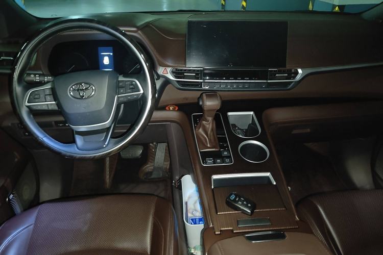 Used Toyota Sienna 2021 2.5L Hybrid Luxury Edition
