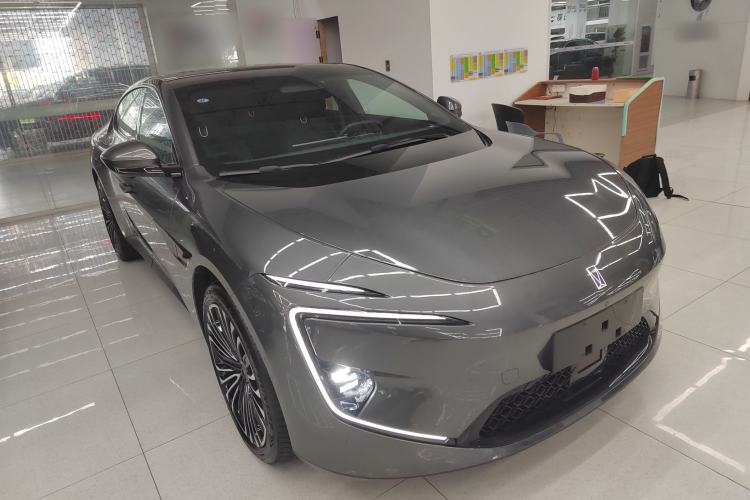 Used  12 2025 Ultra Extended-Range Edition