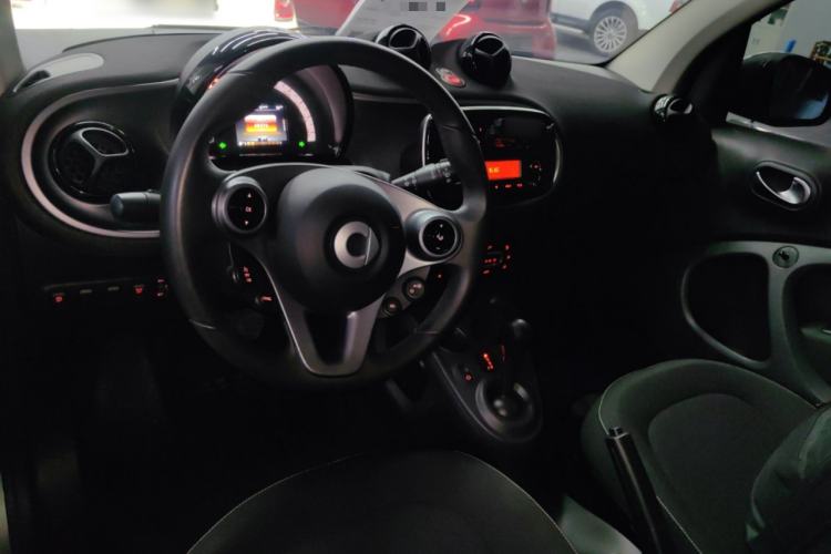 Used  fortwo 2015 1.0L 52 kW Hardtop Passion Edition
