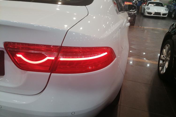 Used Jaguar XE 2015 2.0T 240 PS R-Sport
